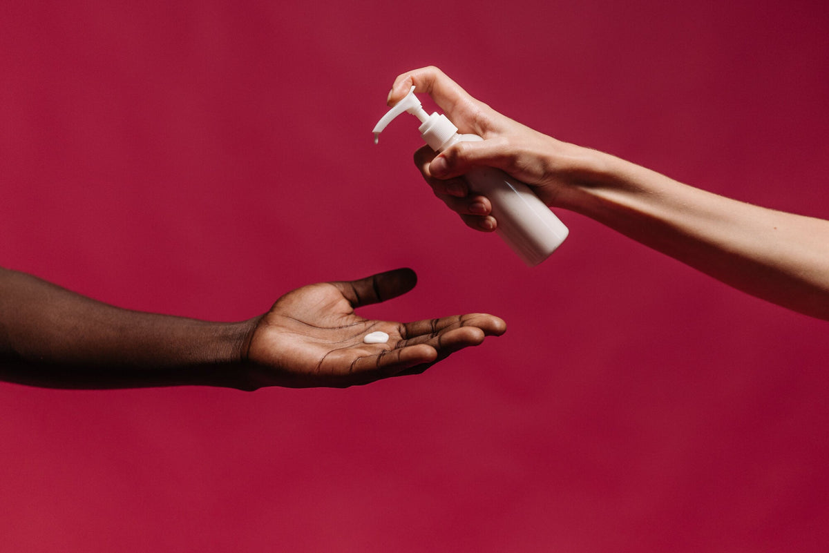 Water-Based vs Silicone Lube: What’s the Difference?